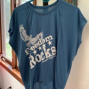 Like new Cowgirl Tuff Freedom Rocks hi-low shirt